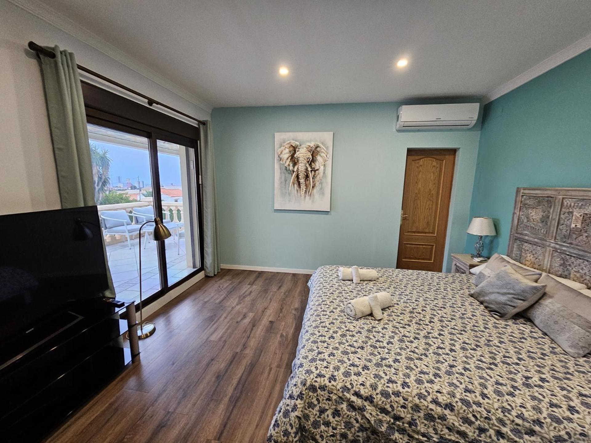 Luxury Villa - Pool, Hot Tub, Aircon, Tvs, Home Cinema, Office, Gbit Internet, Sports Equipment Calpe Bagian luar foto